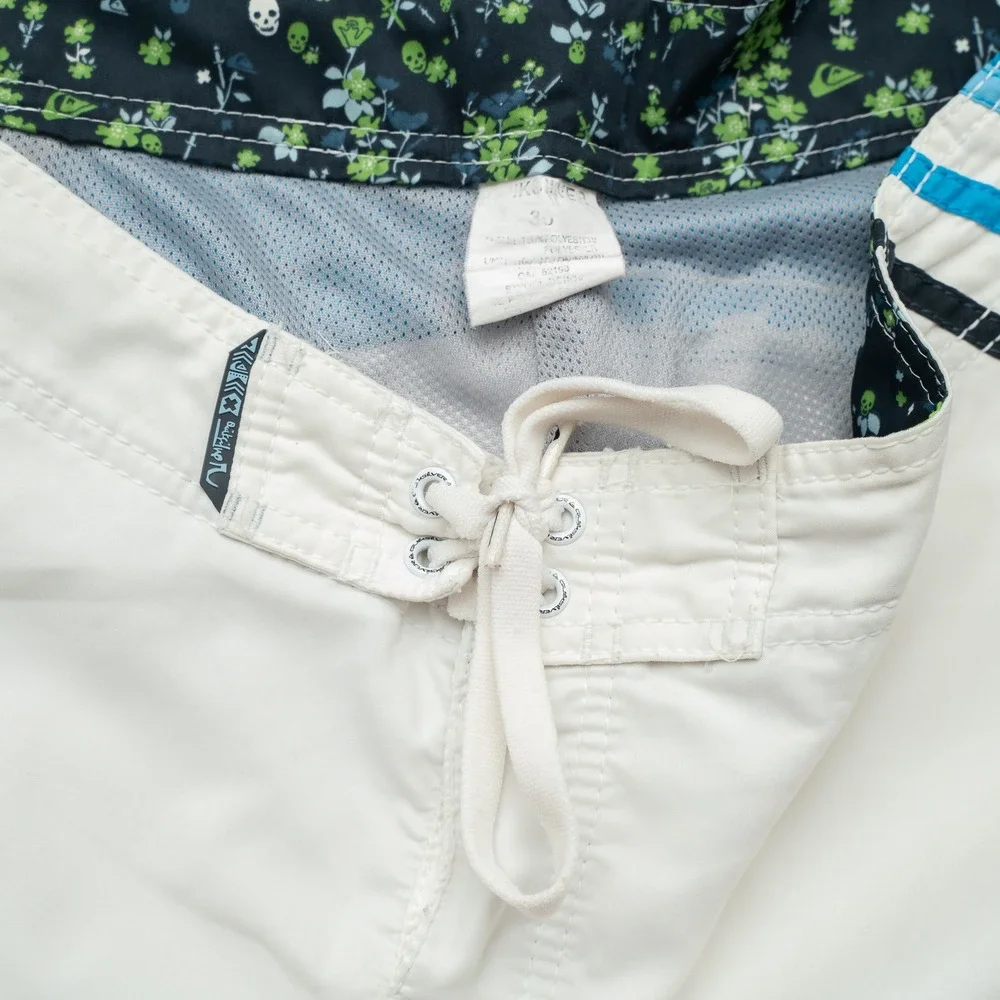 Vintage Quicksilver Board Shorts Men's 36 Graffiti Spellout Y2K Beach Grunge